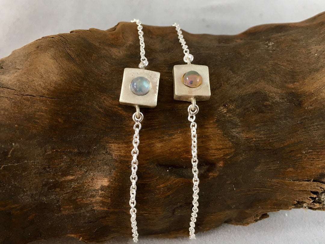 Gold Plated Bracelet Square with Moonstone/Opal