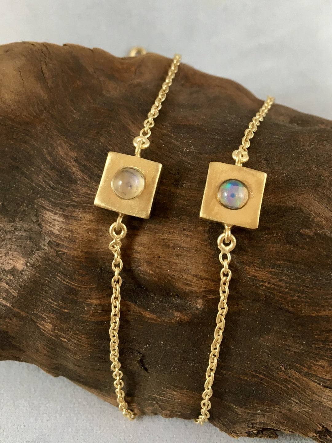 Gold Plated Bracelet Square with Moonstone/Opal