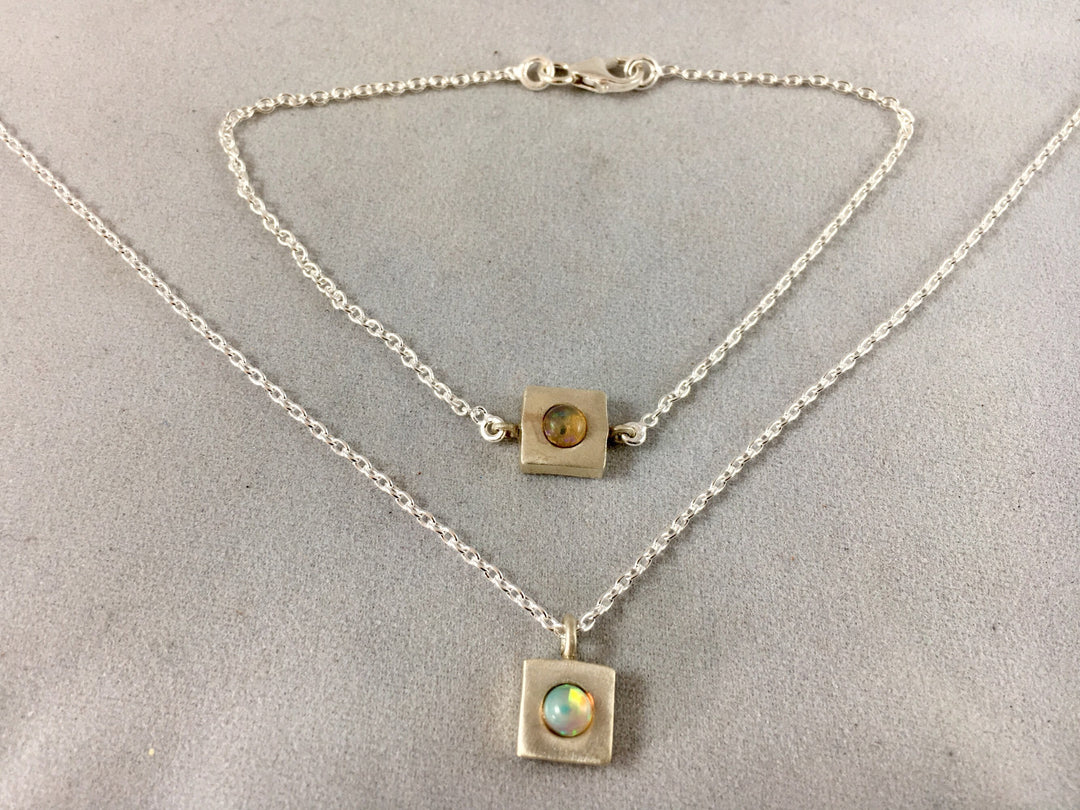 Gold Plated Bracelet Square with Moonstone/Opal