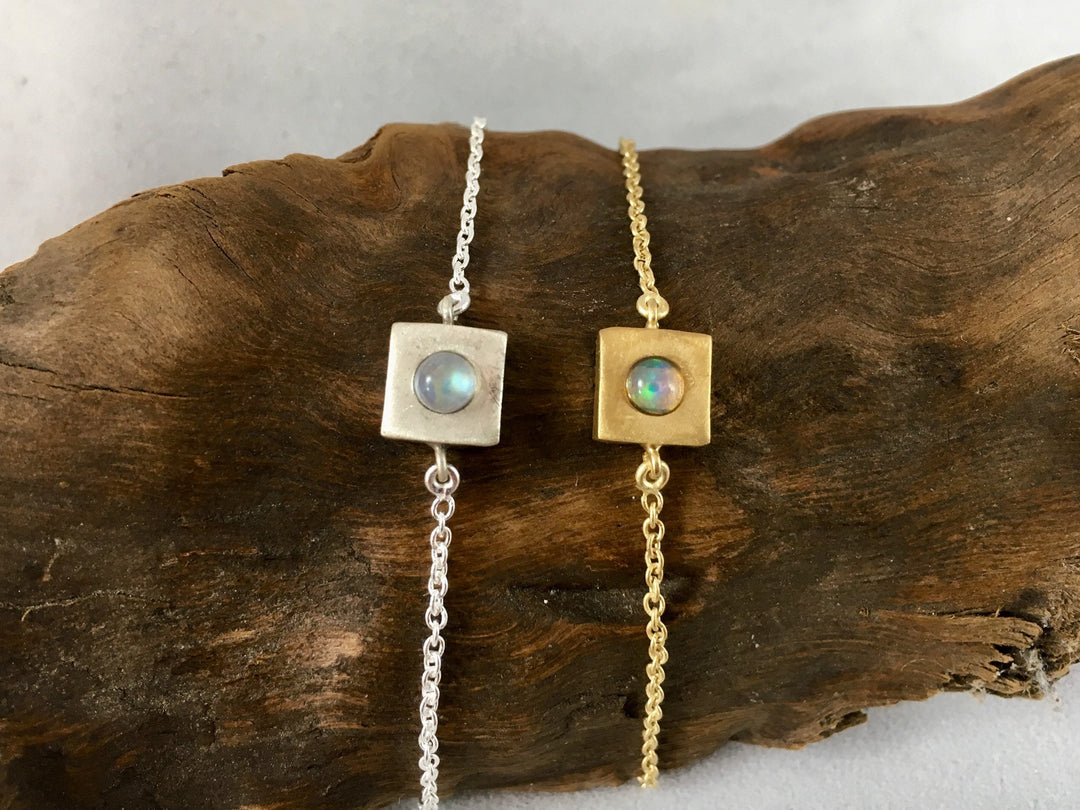Gold Plated Bracelet Square with Moonstone/Opal