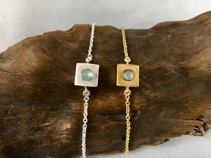 Gold Plated Bracelet Square with Moonstone/Opal