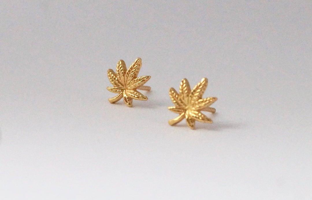 Cannabis Leaf Studs 925 Silver/Gold Plated