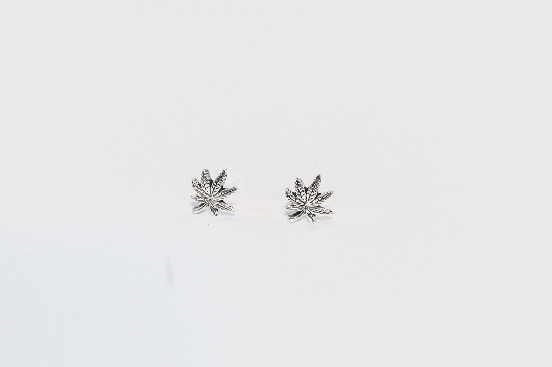 Cannabis Leaf Studs 925 Silver/Gold Plated