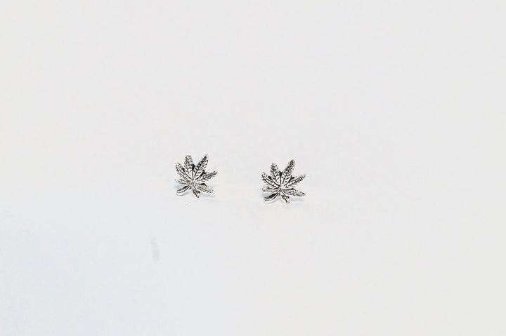 Cannabis Leaf Studs 925 Silver/Gold Plated