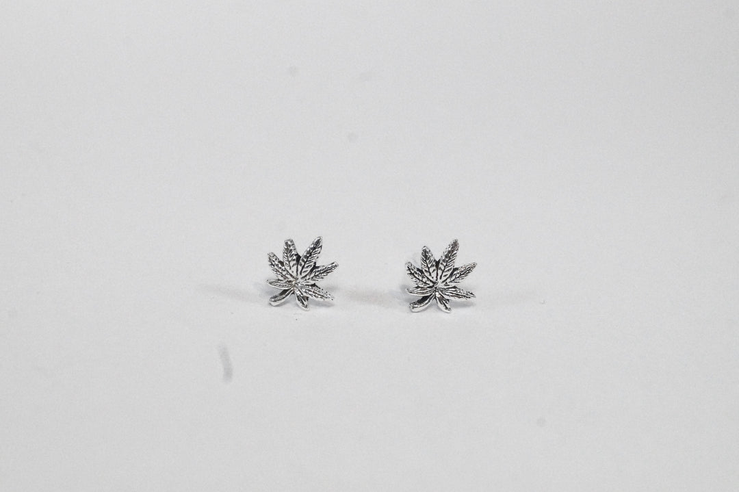 Cannabis Leaf Studs 925 Silver/Gold Plated