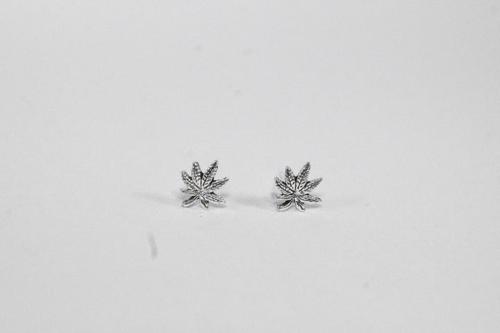 Cannabis Leaf Studs 925 Silver/Gold Plated