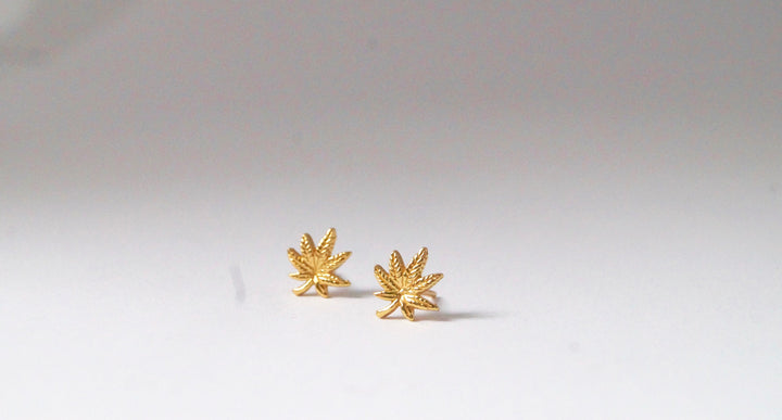 Cannabis Leaf Studs 925 Silver/Gold Plated