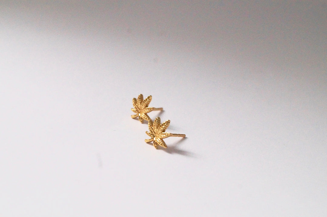 Cannabis Leaf Studs 925 Silver/Gold Plated