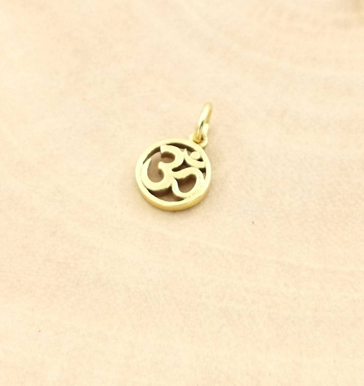 Tiny Circular Om Charm with Chain — 18k Gold Plated