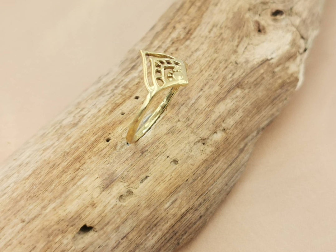 Elegant Boho Ring with Oriental Pattern - Brass