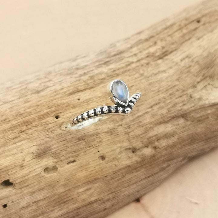 Dainty V Shape Boho Ring 925 Silver with Stone