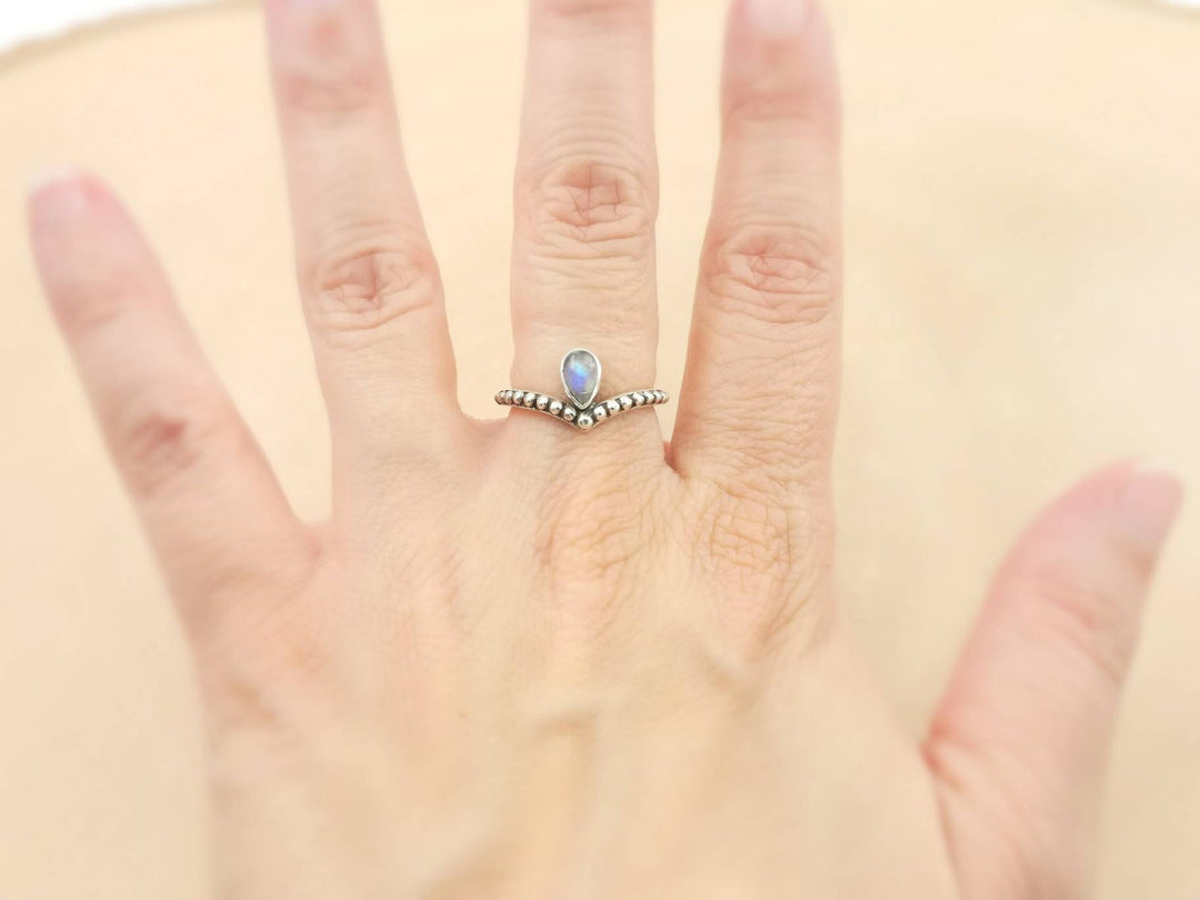 Dainty V Shape Boho Ring 925 Silver with Stone
