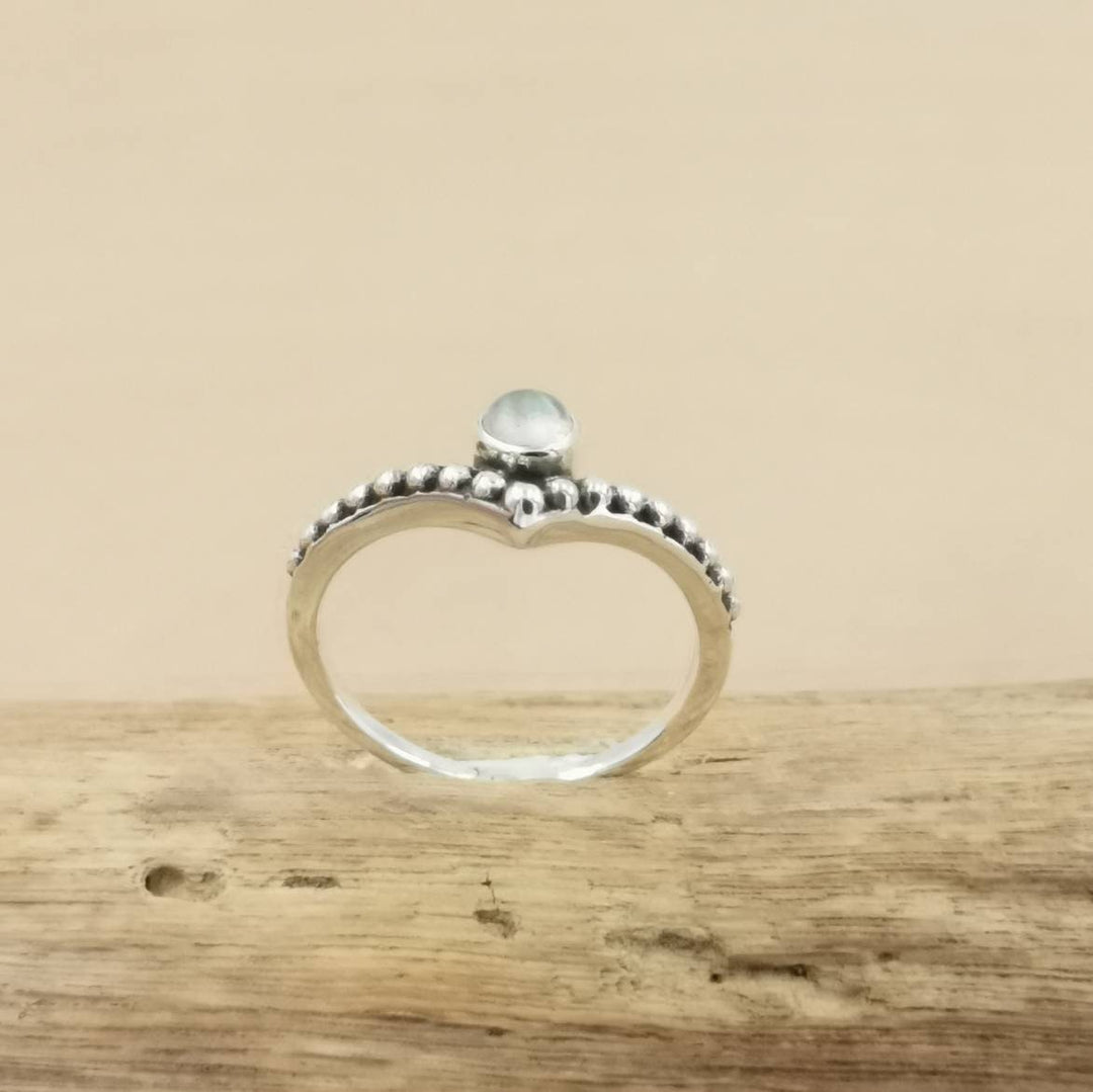 V Shape Boho Ring with Rainbow Moonstone - 925 Silver