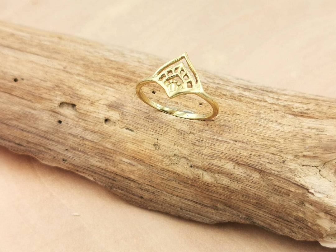 Elegant Boho Ring with Oriental Pattern - Brass