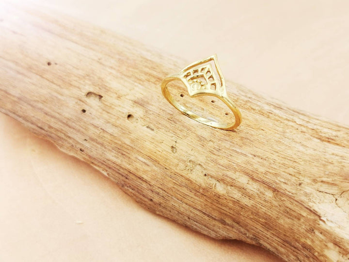 Elegant Boho Ring with Oriental Pattern - Brass