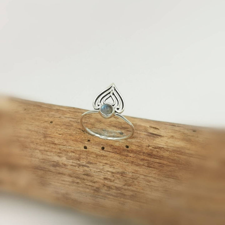 Oriental Crown Ring with Labradorite - 925 Silver