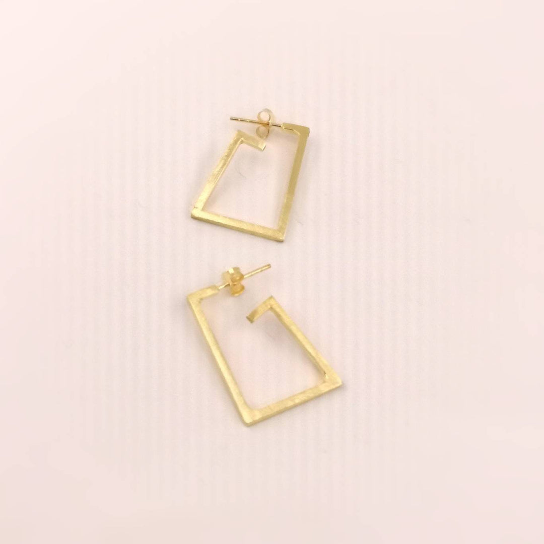 Rectangular Spiral Minimalist Stud Earrings — 18k Gold Plated