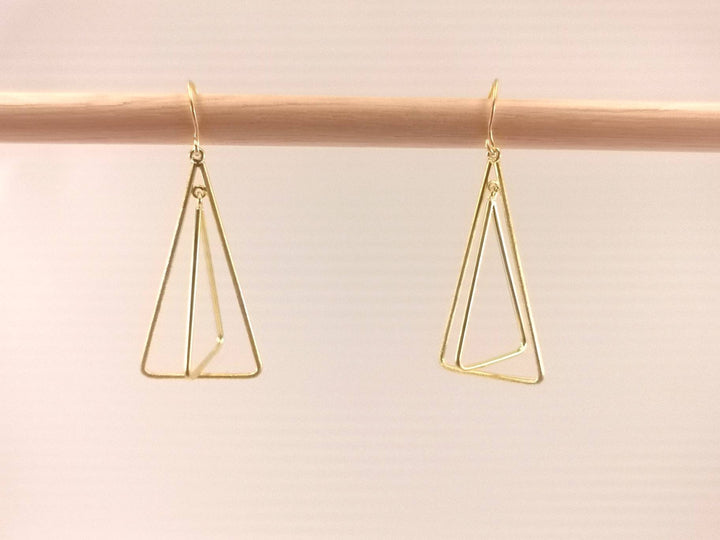Double Triangle Motion Earrings — 18k Gold Plated