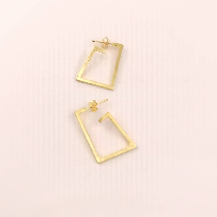 Rectangular Spiral Minimalist Stud Earrings — 18k Gold Plated