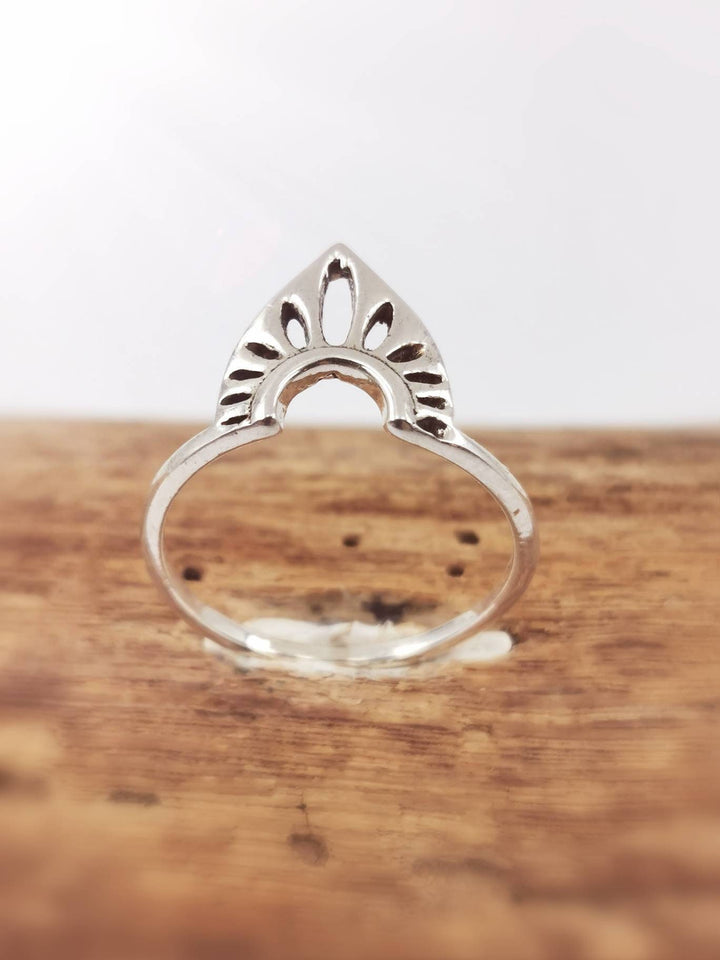 Dainty Chevron Ring with Oriental Pattern — 925 Silver