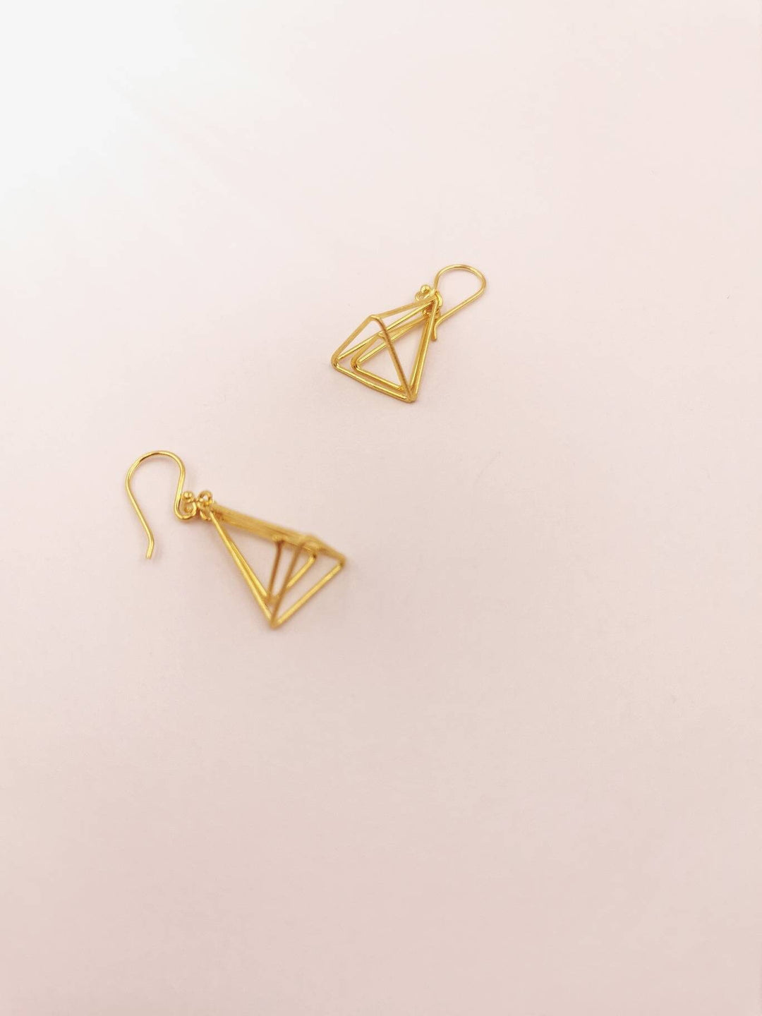 Pyramid Motion Earrings 18k Gold Plated