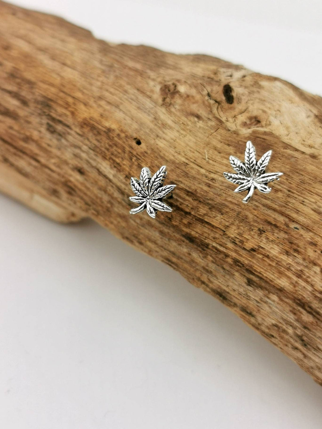 Cannabis Leaf Stud Earrings — 925 Silver or 18k Gold Plated