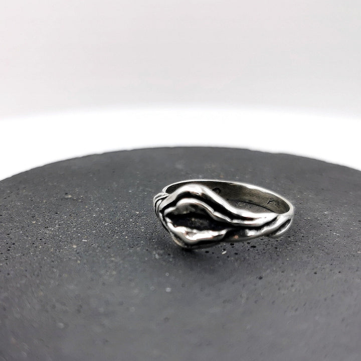 Vulva Ring — 925 Silver