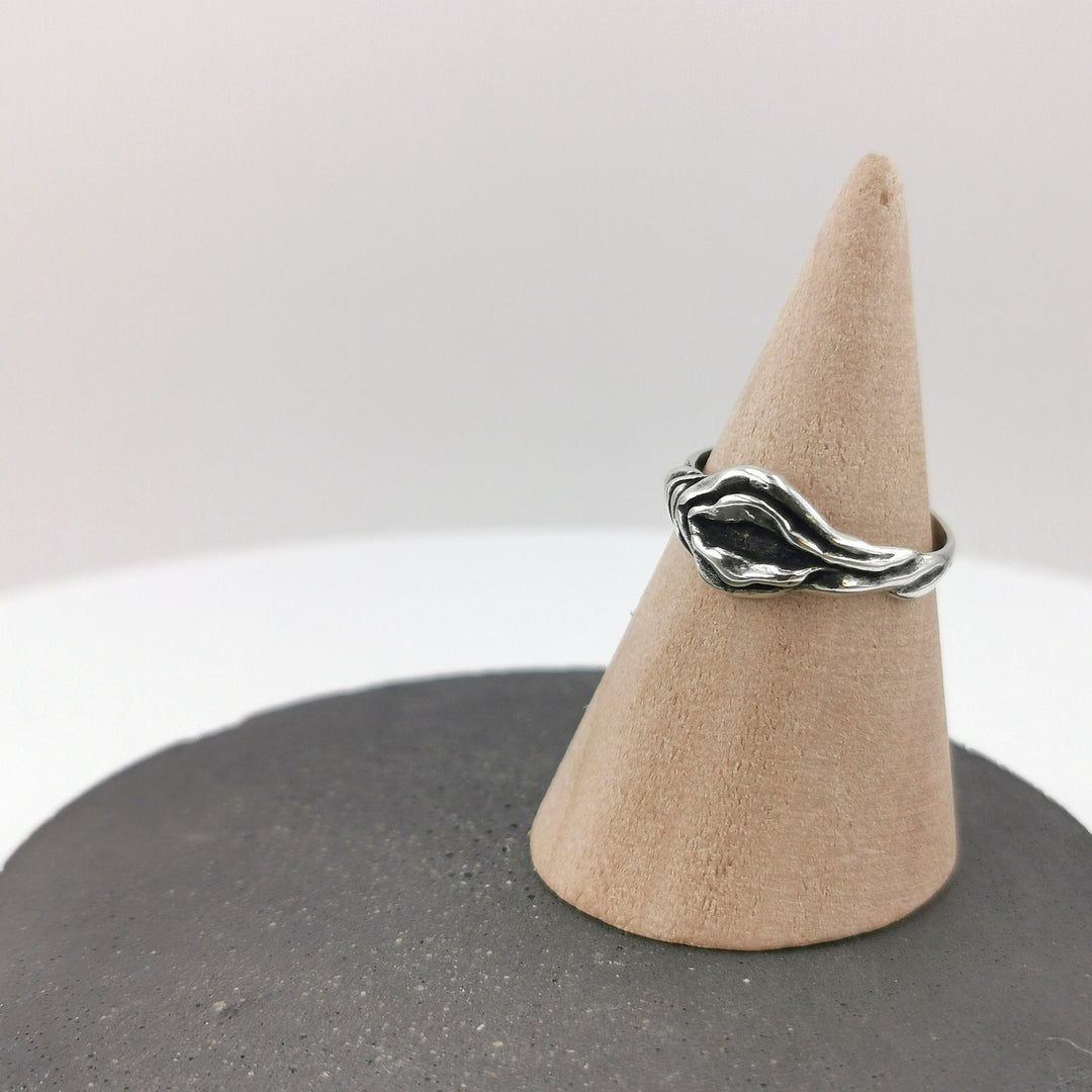 Vulva Ring — 925 Silver