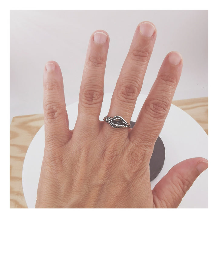 Vulva Ring — 925 Silver