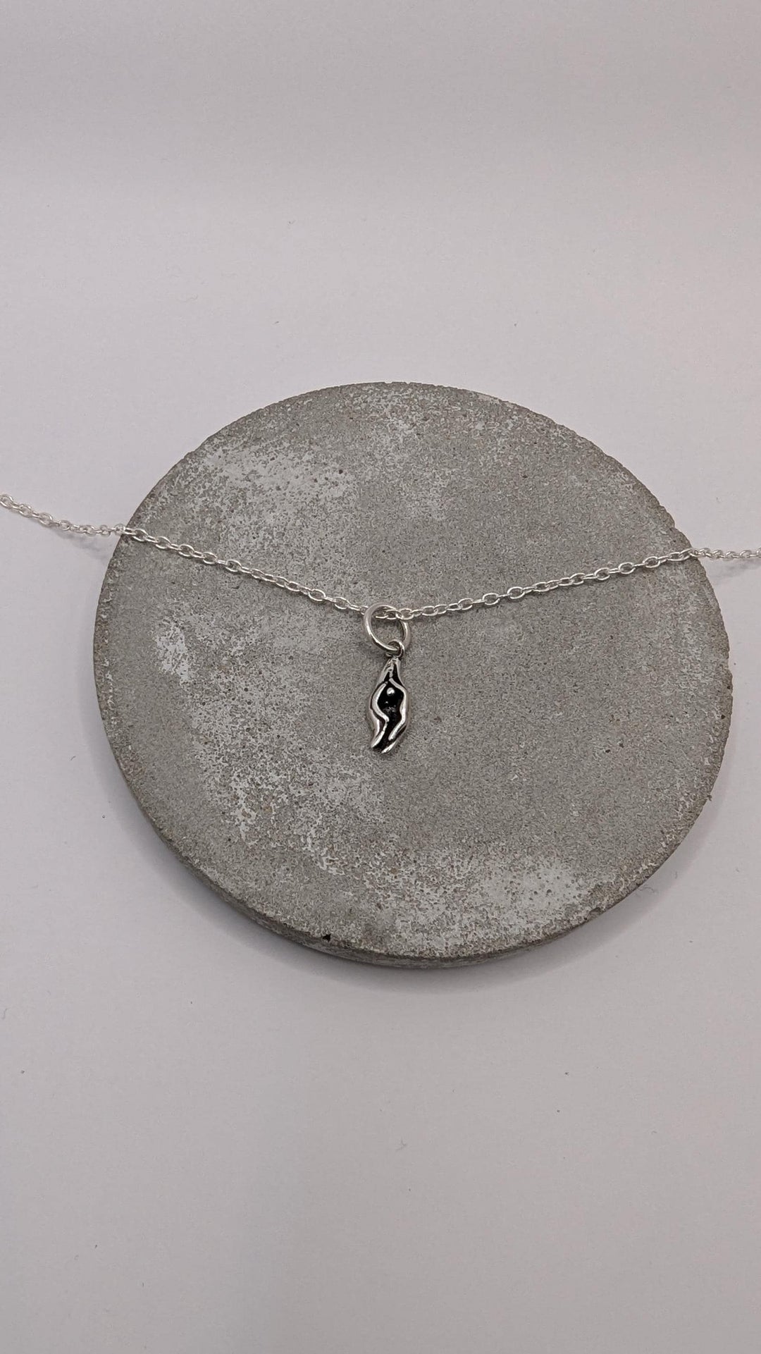 Tiny Vulva Charm  — 925 Silver
