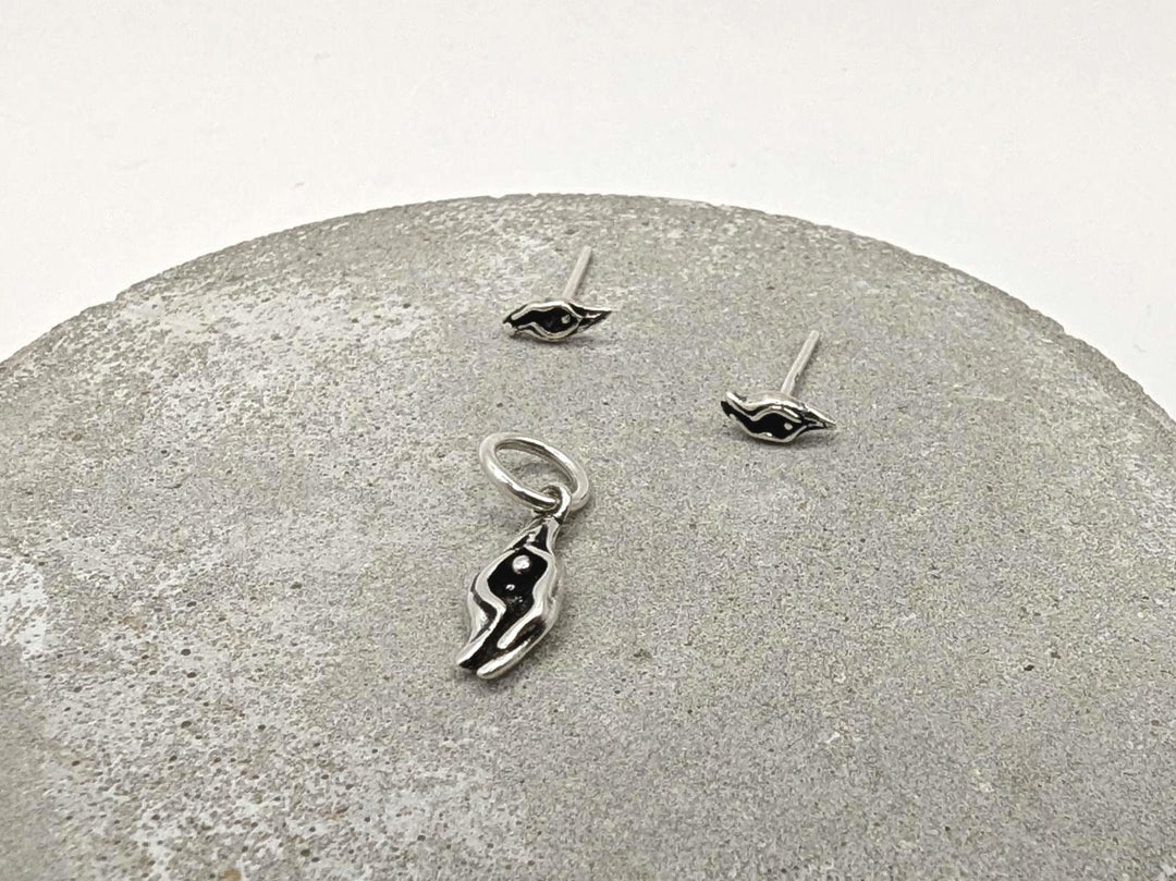 Tiny Vulva Stud Earrings, Yoni earrings — 925 Silver