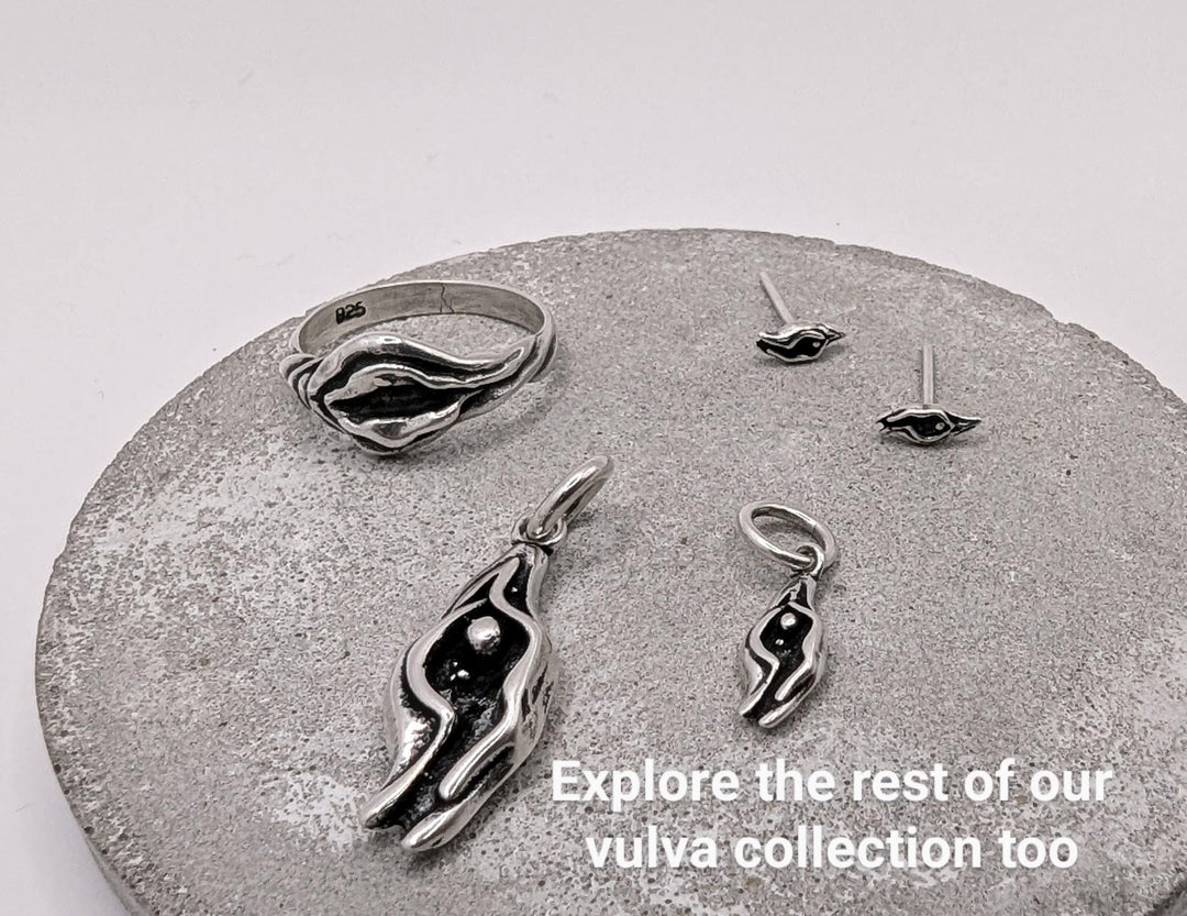 Vulva Ring — 925 Silver
