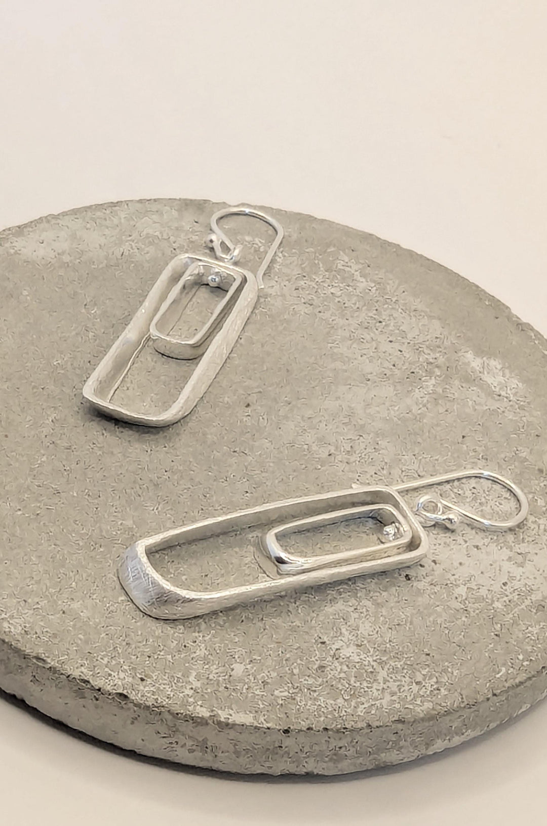 Asymmetrical Rectangle 925 Silver Dangle Earrings with Motion