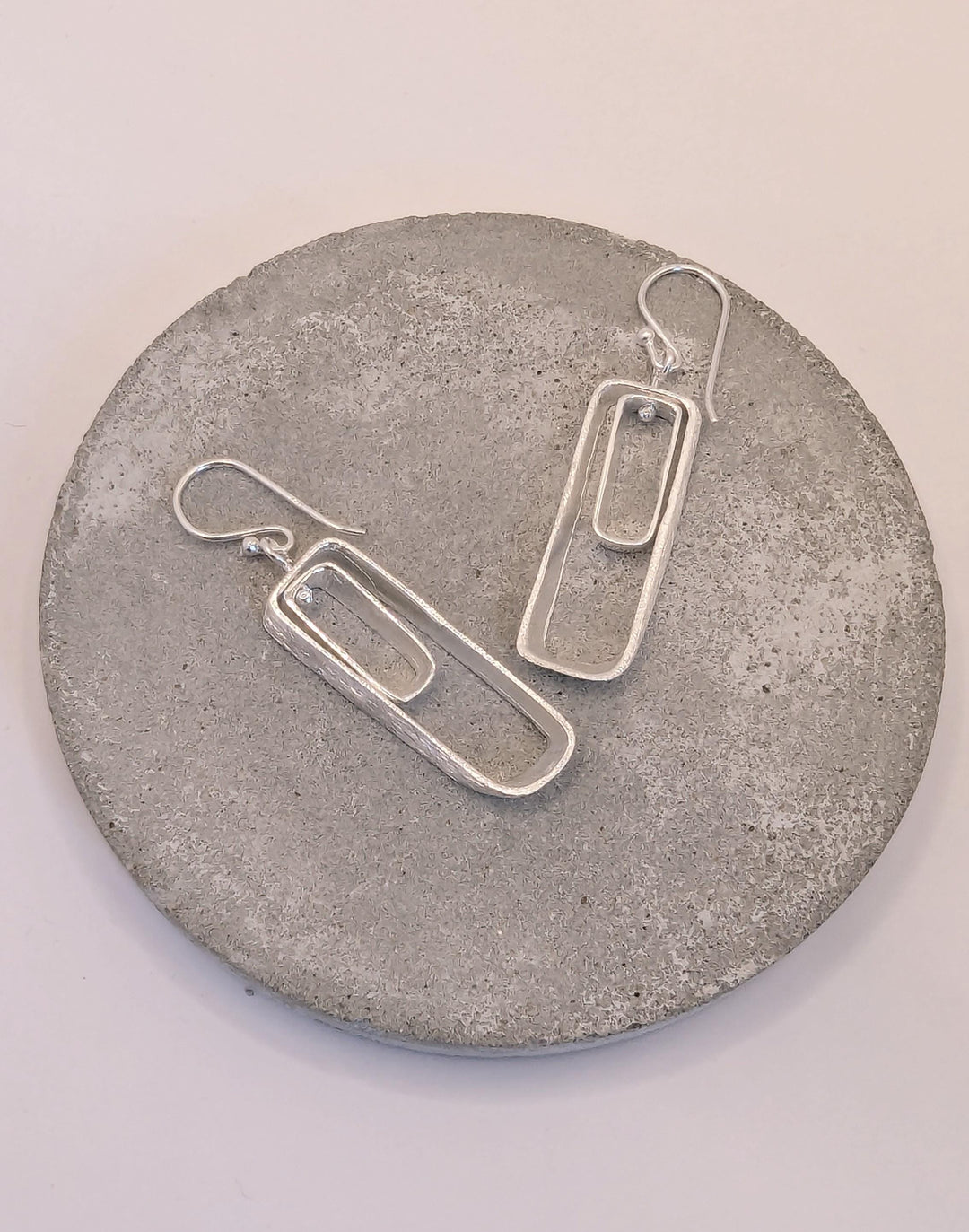 Asymmetrical Rectangle 925 Silver Dangle Earrings with Motion