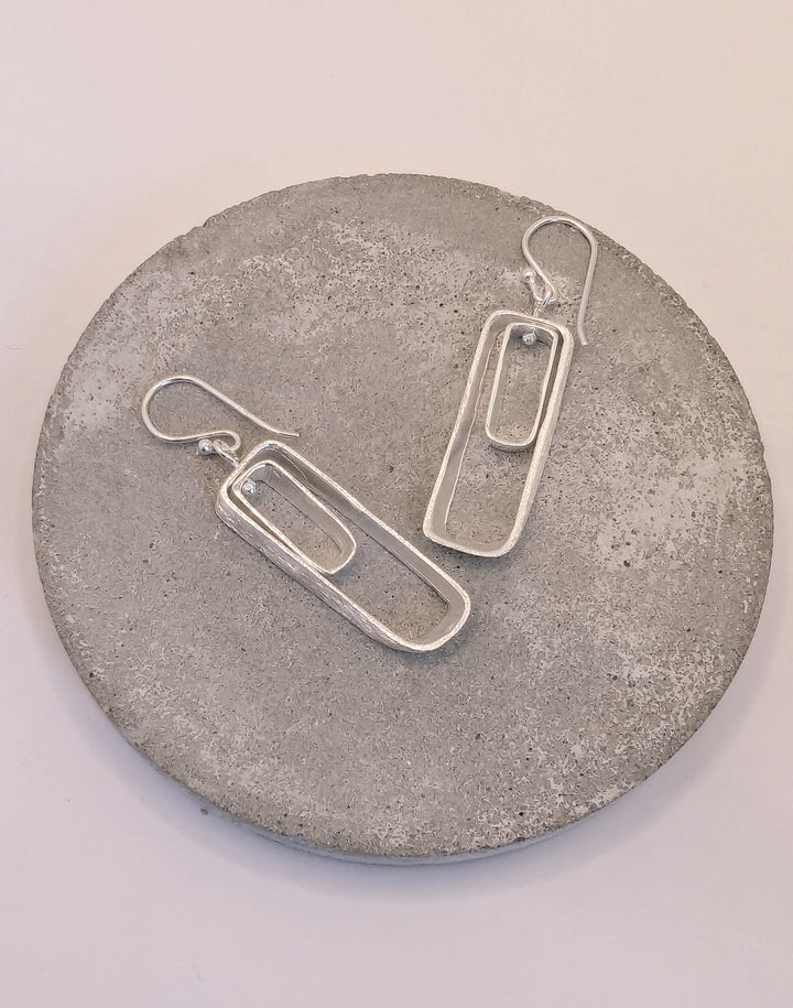 Asymmetrical Rectangle 925 Silver Dangle Earrings with Motion
