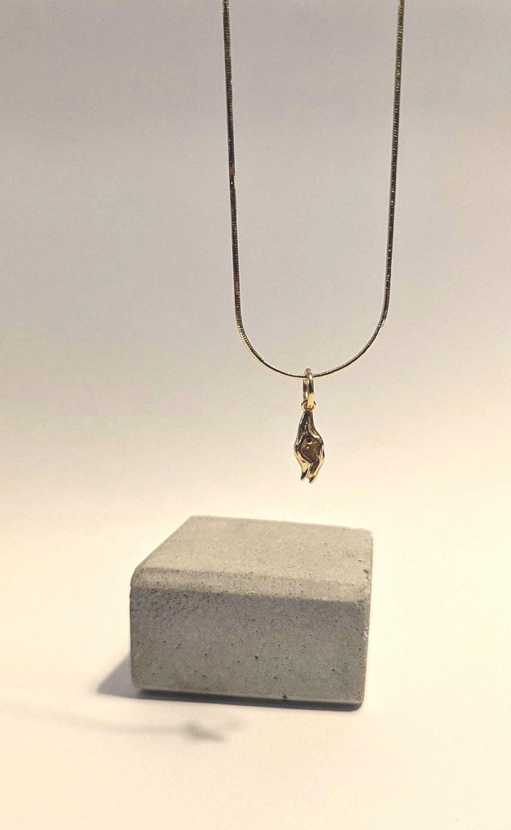 Tiny Vulva Charm Necklace - 18k Gold Plated