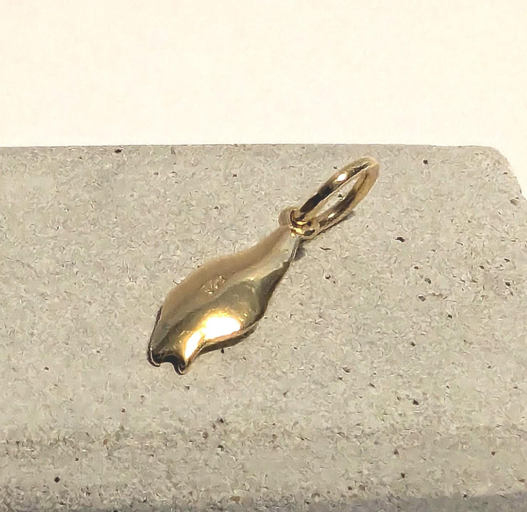 Tiny Vulva Charm Necklace - 18k Gold Plated