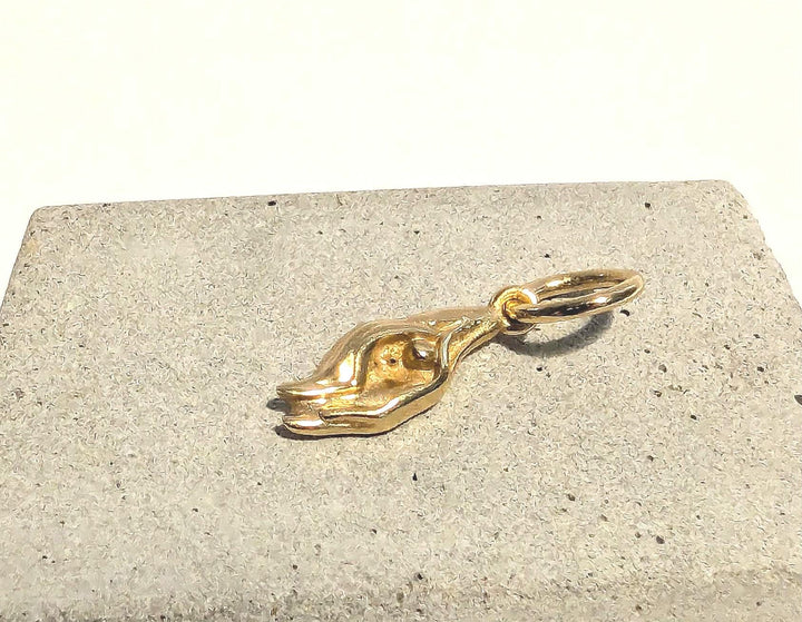 Tiny Vulva Charm Necklace - 18k Gold Plated