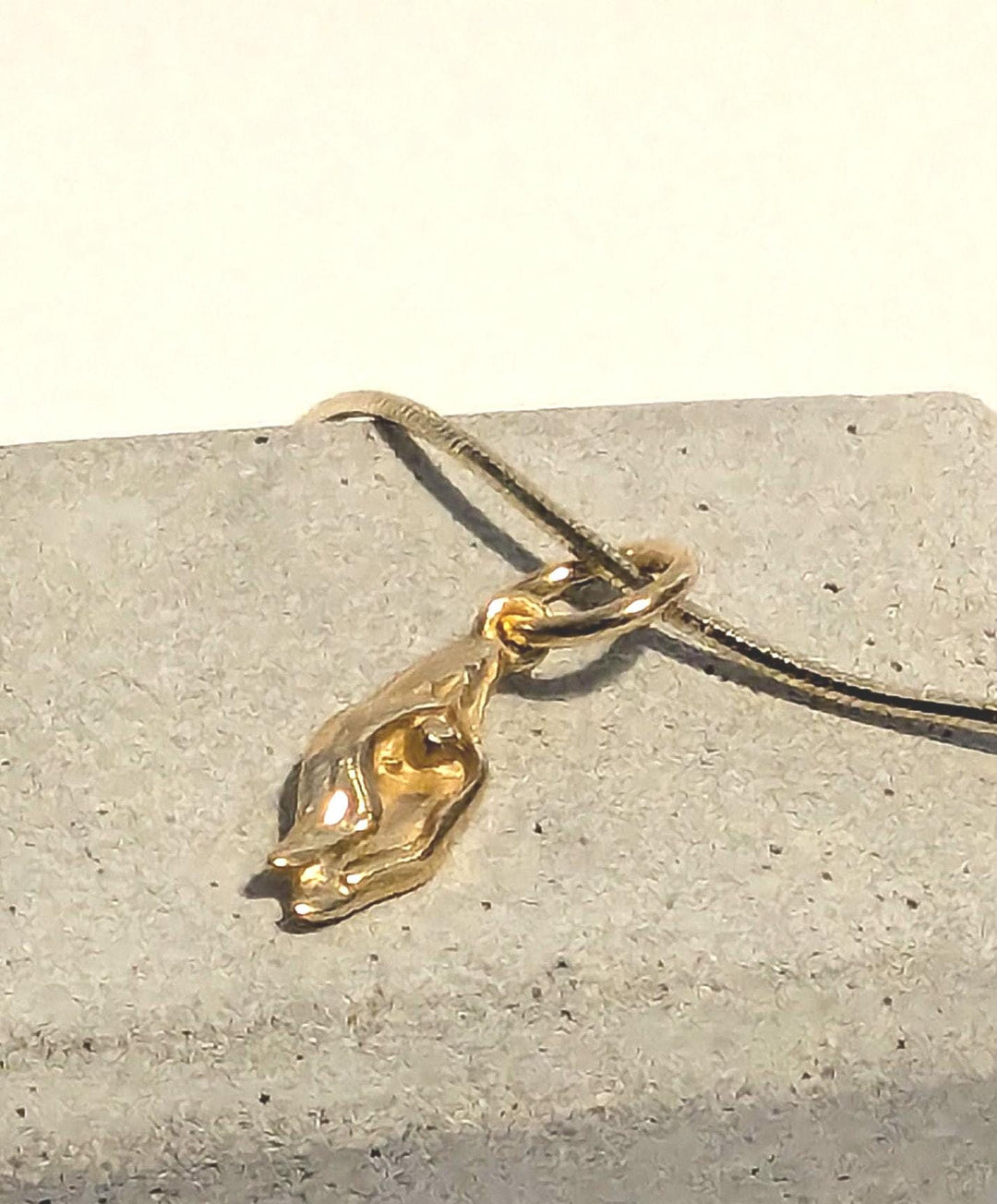 Tiny Vulva Charm Necklace - 18k Gold Plated