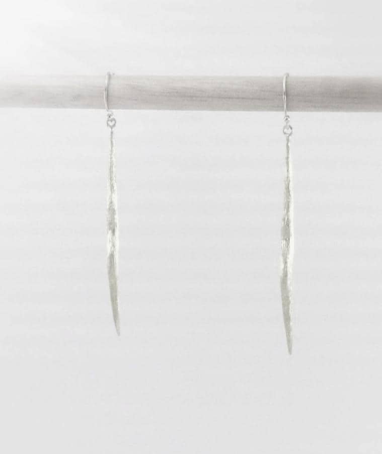 Minimalist Gold Leaf Dangle Earrings — 18k Gold Plated