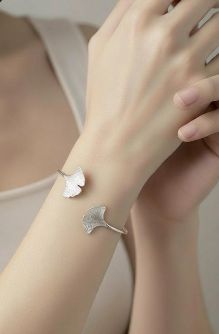 Matte 925 Silver Bracelet with Ginkgo Leaf