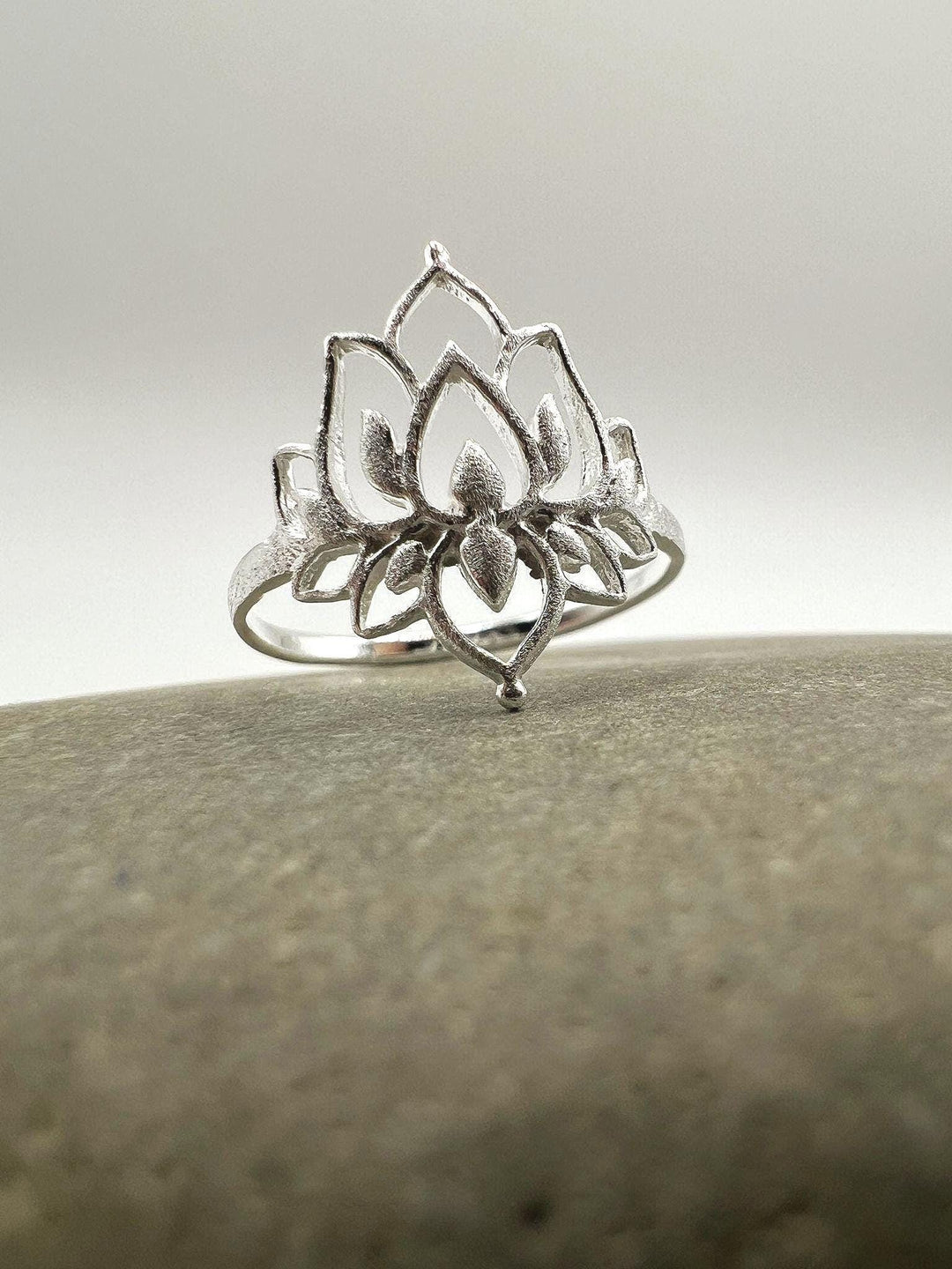 Lotus Flower Ring — Matte 925 Silver