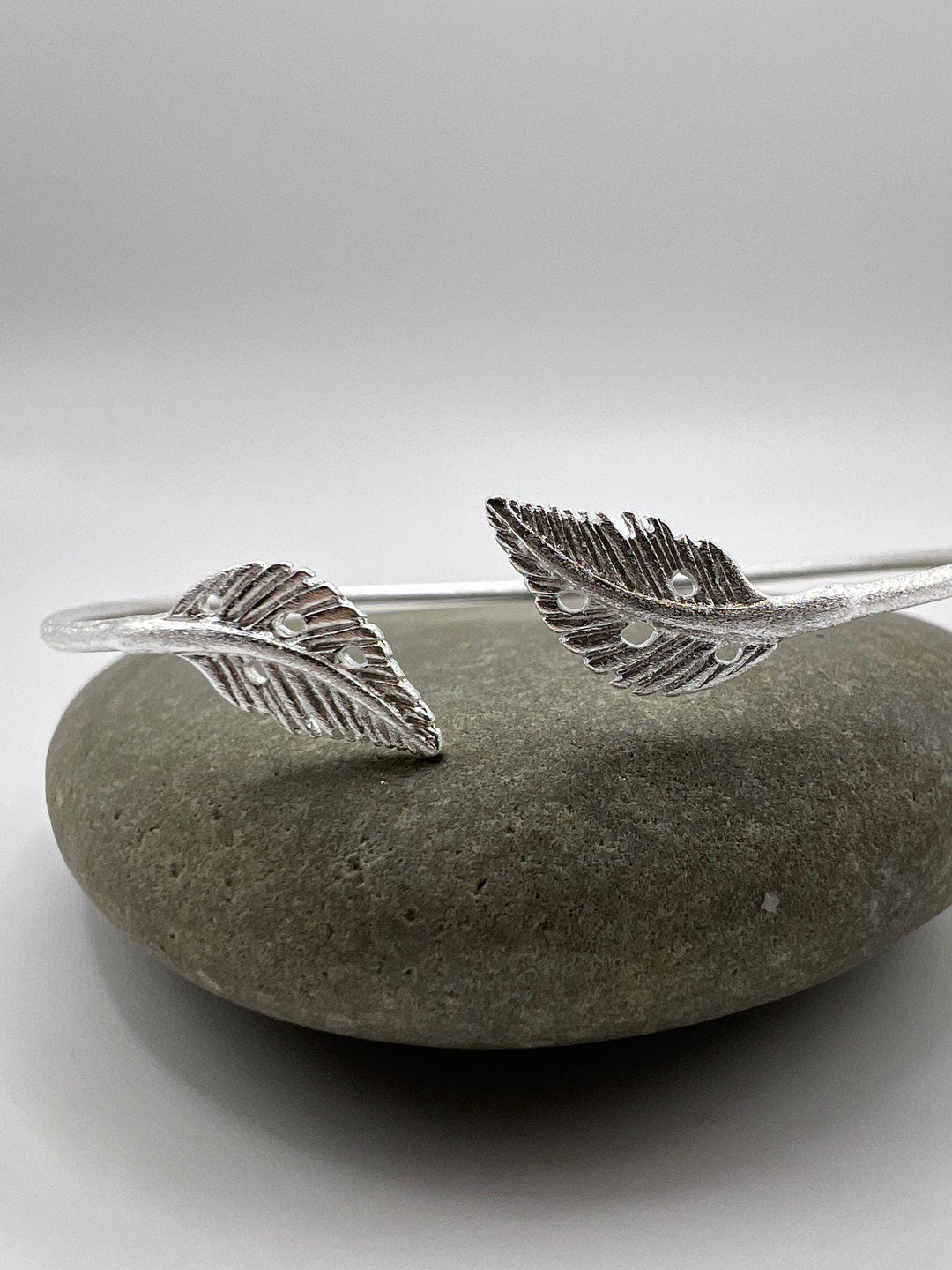 Matte 925 Silver Bracelet with Leaf