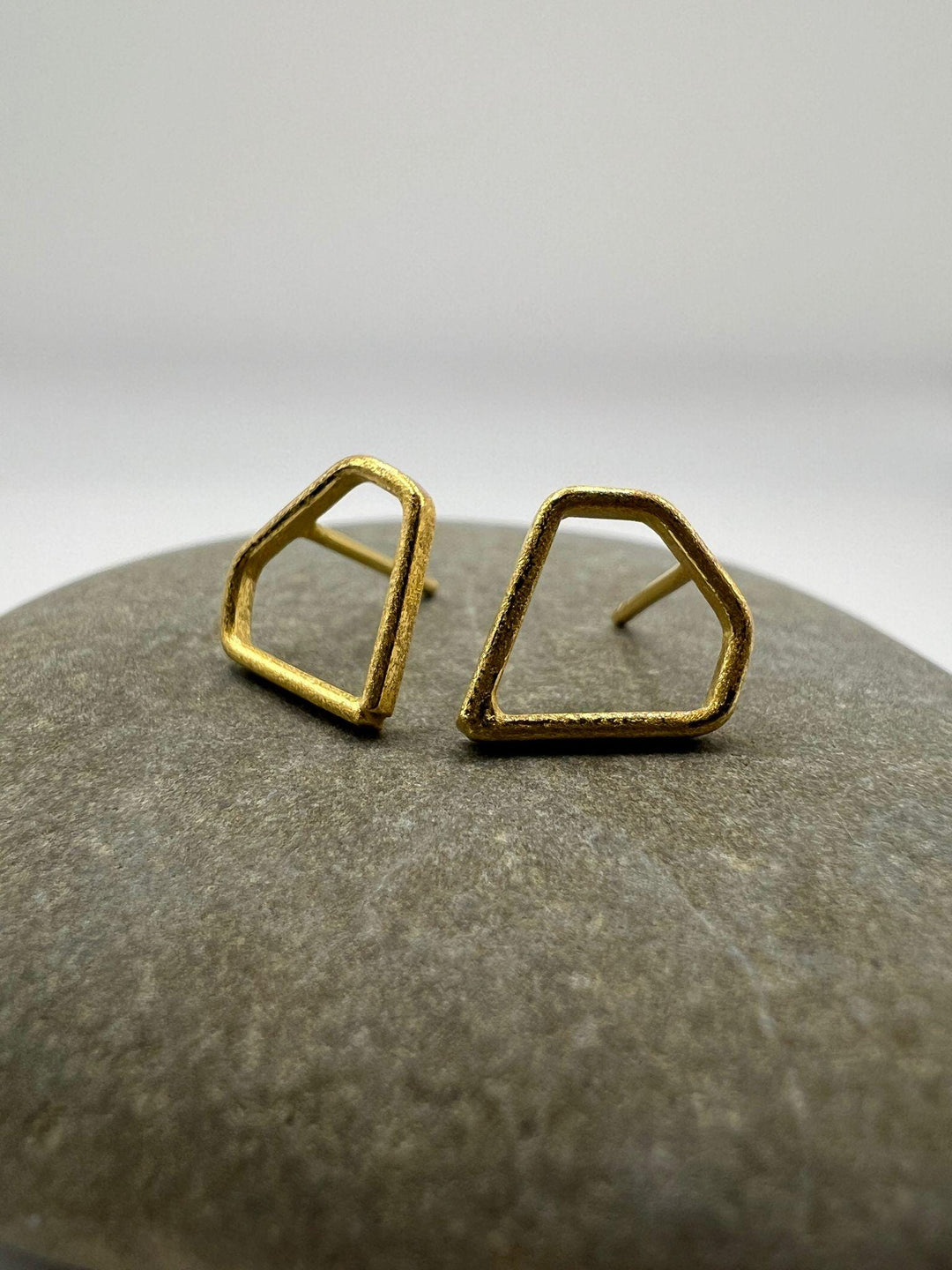 Diamond Shape Stud Earrings — 18k Gold Plated