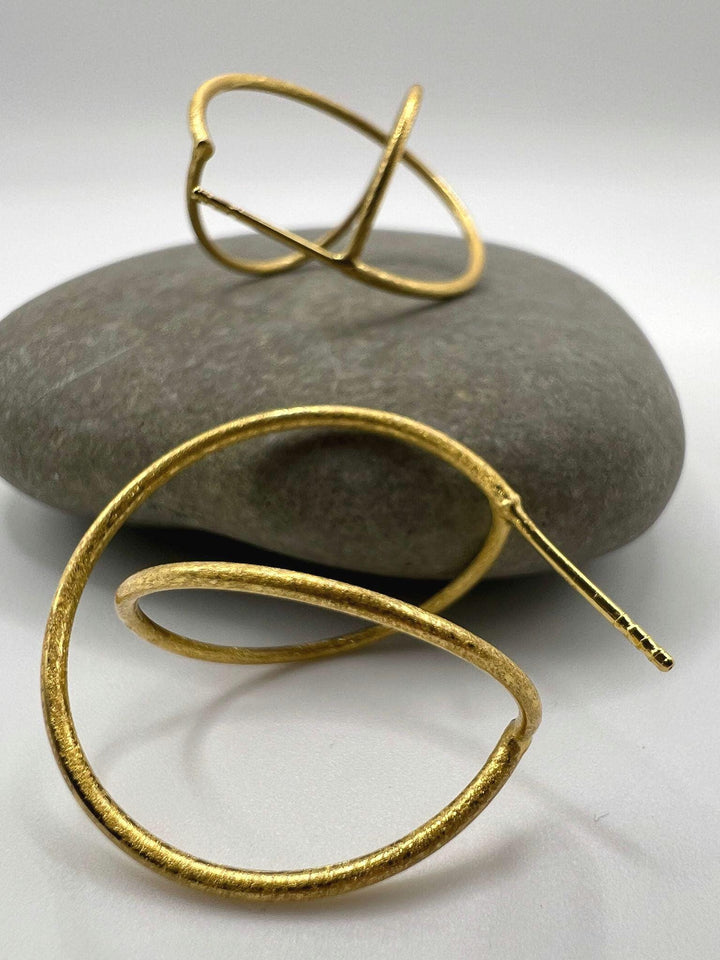 3D Sculptural Hoop Earrings — Matte 18k Gold Plated