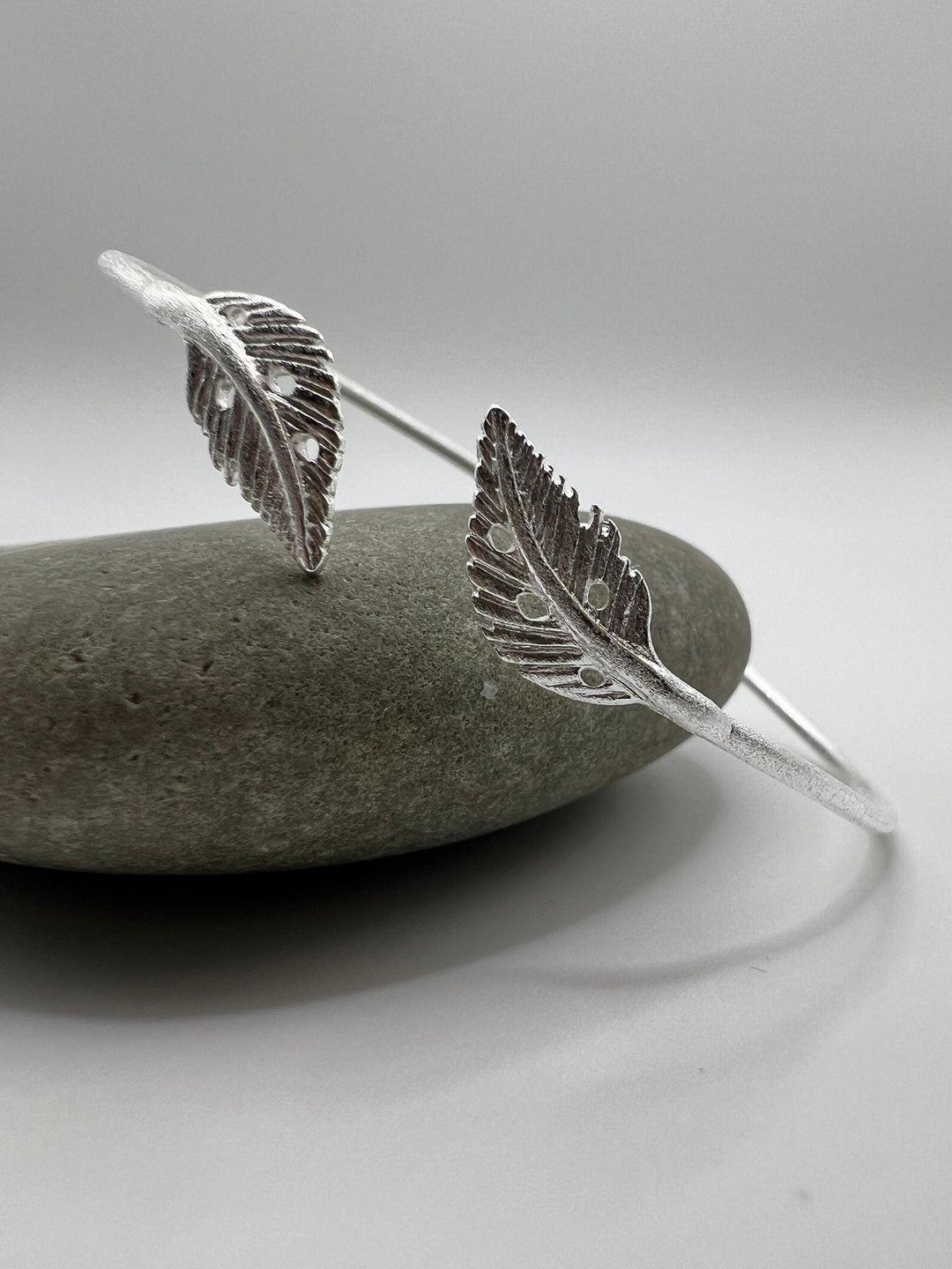 Matte 925 Silver Bracelet with Leaf