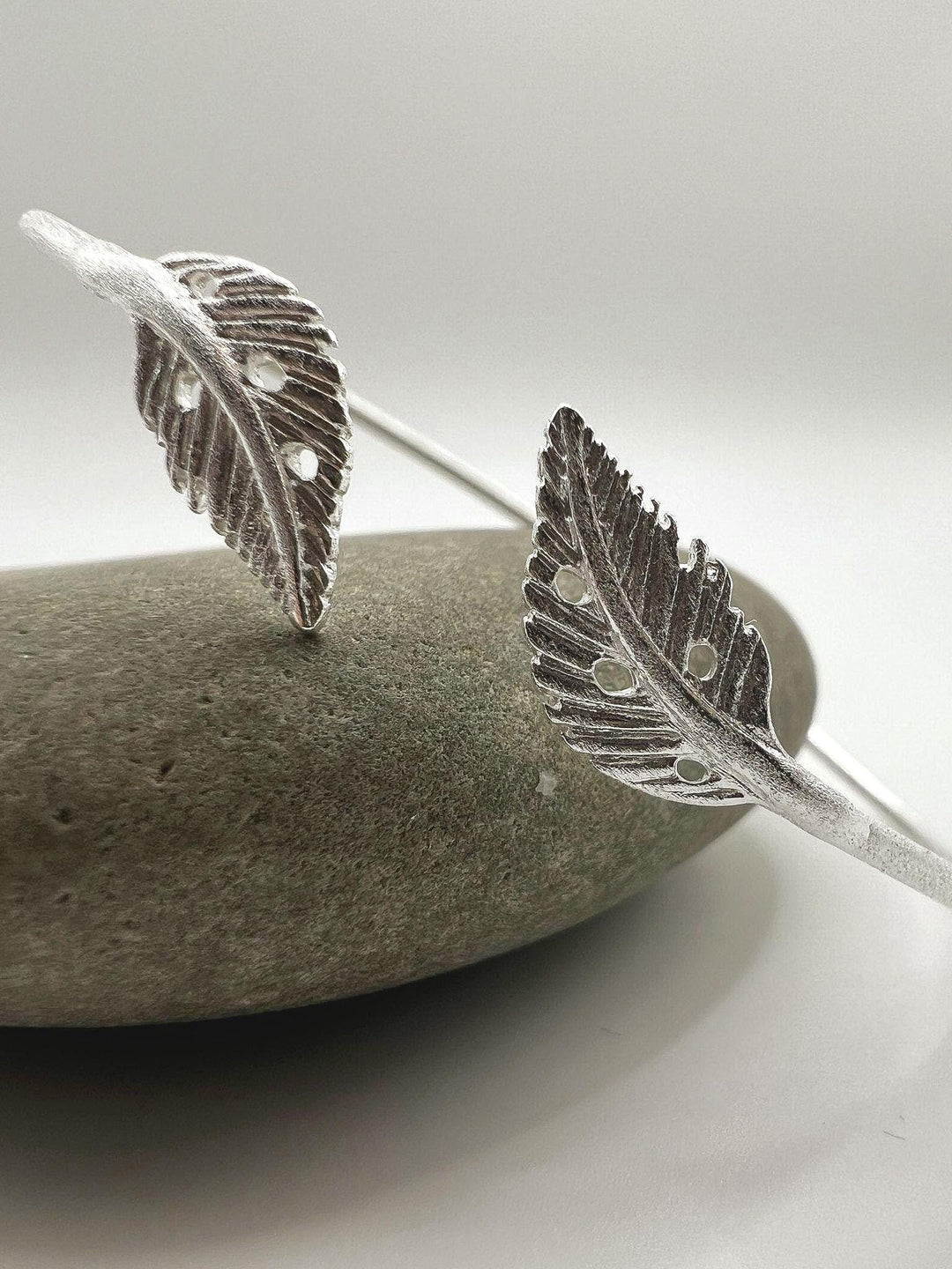 Matte 925 Silver Bracelet with Leaf