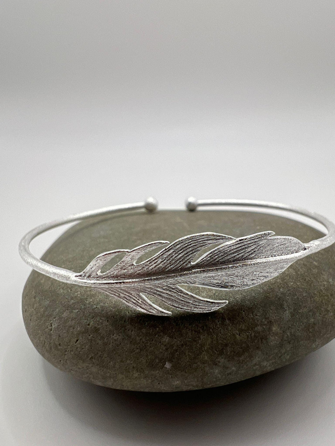 Matte 925 Silver Bracelet with Feather