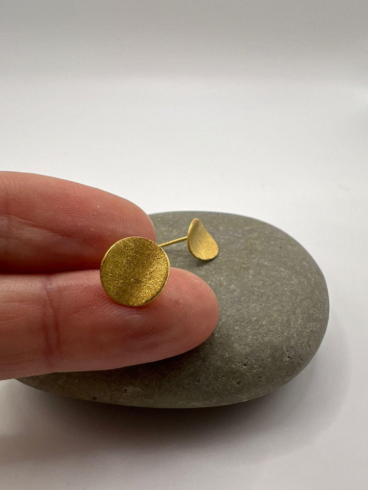 Matte Gold Curved Oval Stud Earrings — 18k Gold Plated