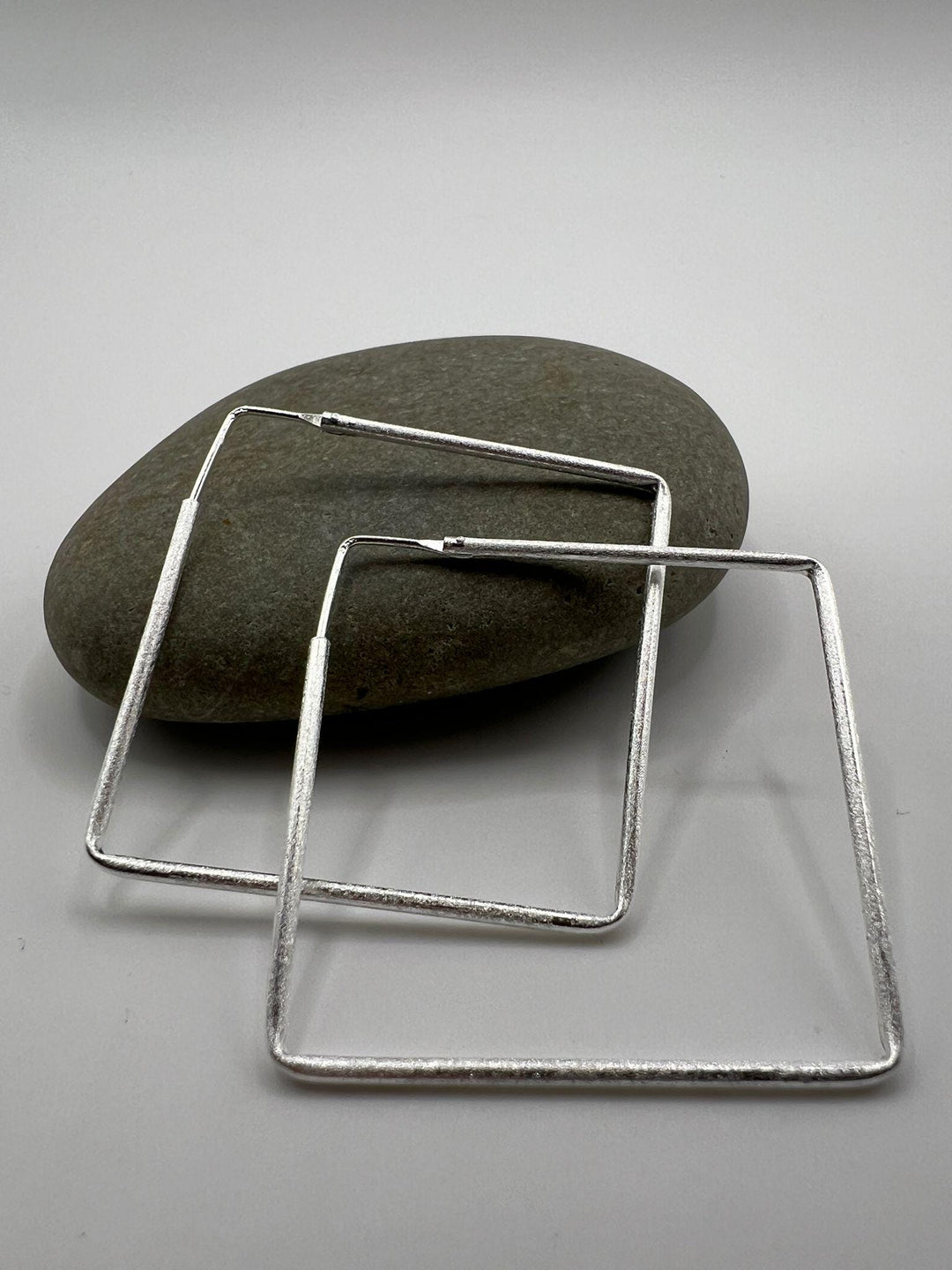 Square Hoop Earrings 925 Silver Matte Finish ‚Äö√Ñ¬¢ Minimalist Geometric Hoops in Two Sizes ‚Äö√Ñ¬¢ Modern Silver Statement Jewelry